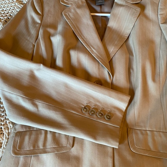 Ann Taylor Blazer - Picture 3 of 4